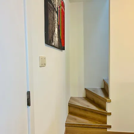 Apartmán Elegant 3-bedroom *