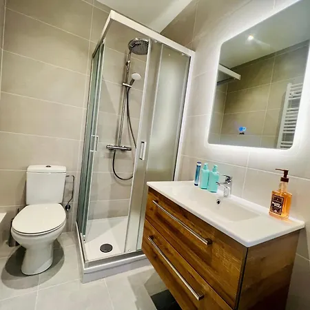 Elegant 3-bedroom Lejlighed *
