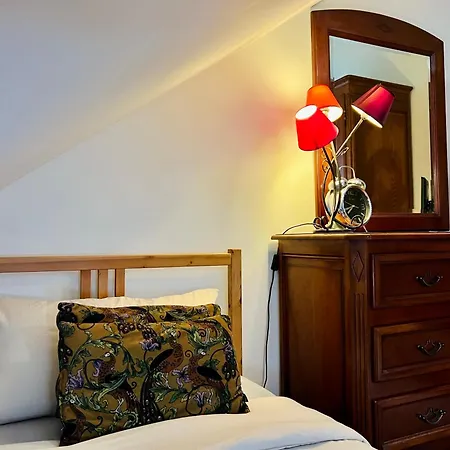 Elegant 3-bedroom Lejlighed *
